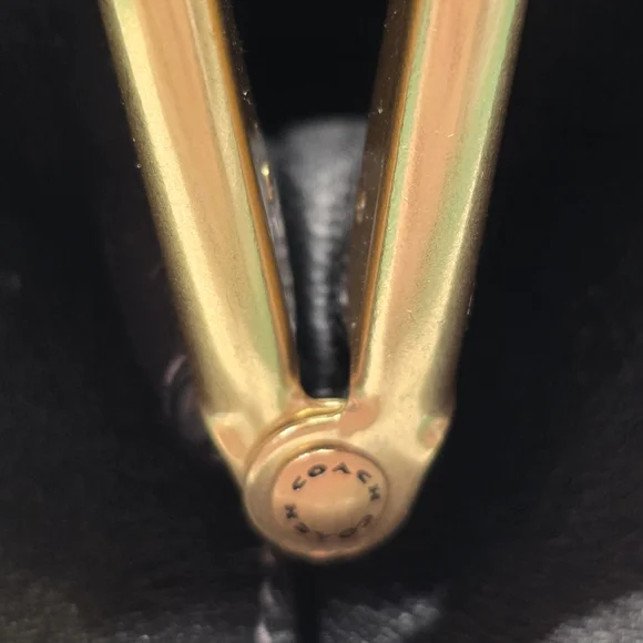 NWT Coach KISSLOCK 16 Black & Brass - Picture 9 of 17